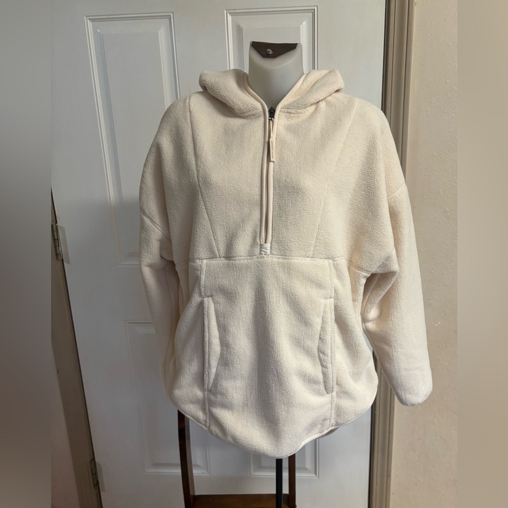 Med Southern Marsh Oatmeal Grace Yoga 1/2 zip/Kangaroo Pocket Hoodie.  In EUC!
